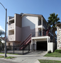 751 Cerritos Ave Apartamentos