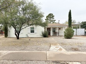 1723 N Desmond Ln in Tucson, AZ - Building Photo