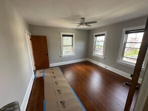 4 Bay Ave in Bloomfield, NJ - Building Photo - Building Photo