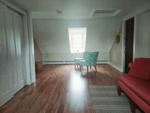 50 Oliver St, Unit Unit 3 in Bristol, RI - Building Photo - Building Photo