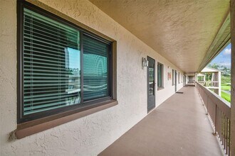 204 Mary Dr in Oldsmar, FL - Building Photo - Building Photo