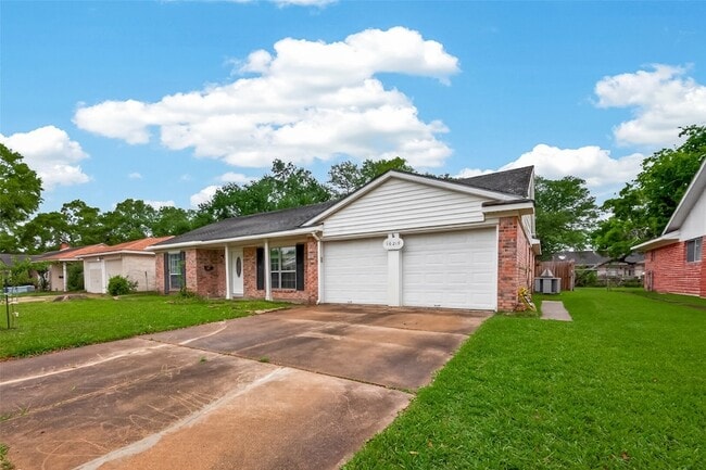 16219 Rill Ln in Houston, TX - Foto de edificio - Building Photo