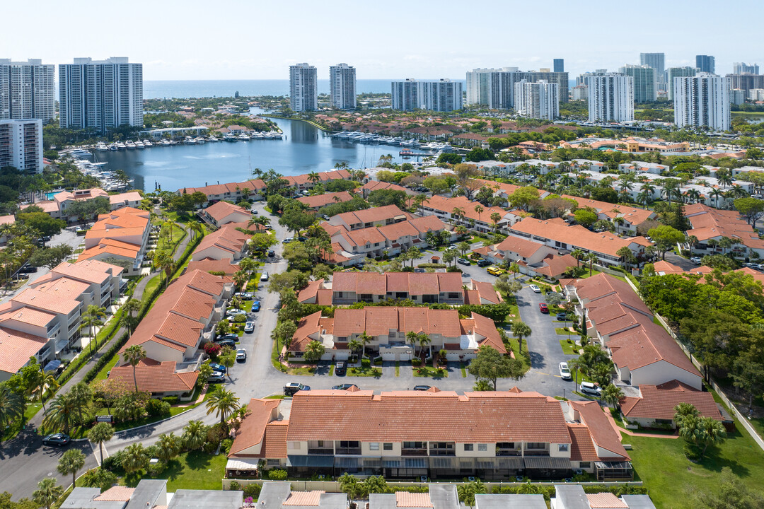 La Mirage Of Harbor Village Condo in Miami, FL - Foto de edificio