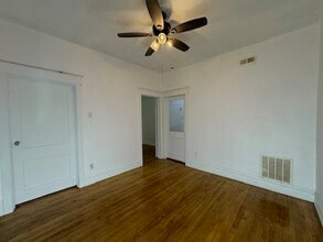 2610 W 23rd St, Unit Basement in Chicago, IL - Building Photo - Building Photo