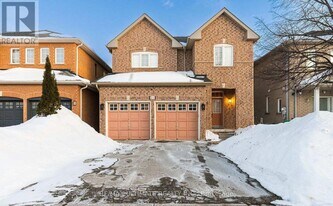21 Sewells Ln in Brampton, ON - Building Photo