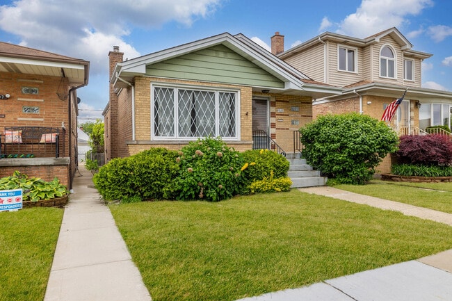 6511 W 63rd Pl in Chicago, IL - Building Photo - Building Photo