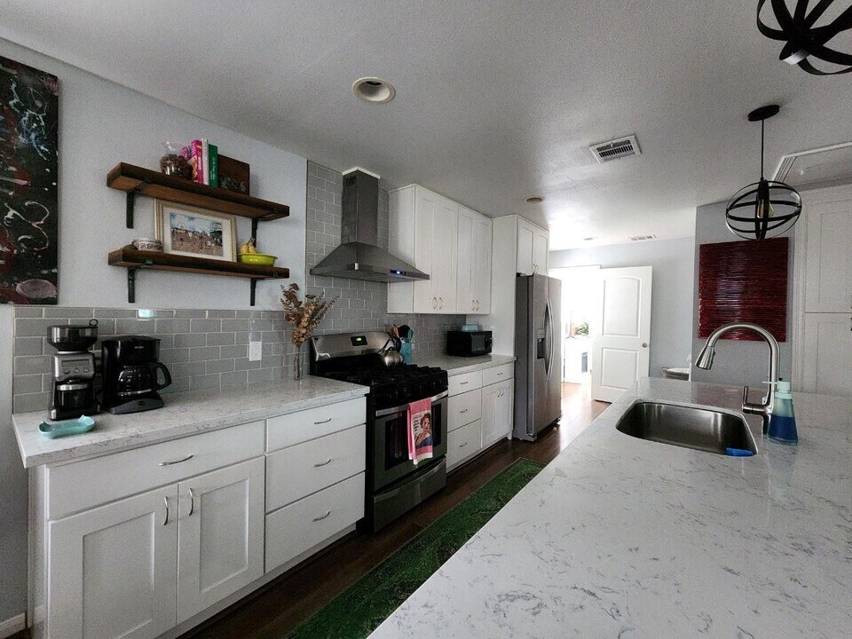 5516 Chapman St in Houston, TX - Building Photo