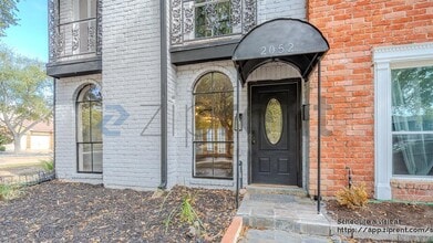 2052 Lakeside Dr in Seabrook, TX - Foto de edificio - Building Photo