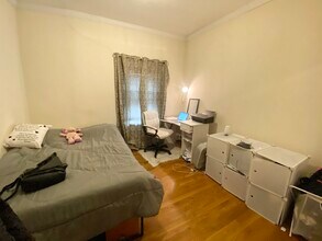 188 Bolton St, Unit 3 in Boston, MA - Foto de edificio - Building Photo