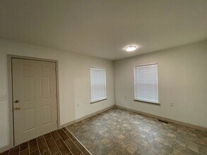 950 Smith St SW in Atlanta, GA - Foto de edificio - Building Photo