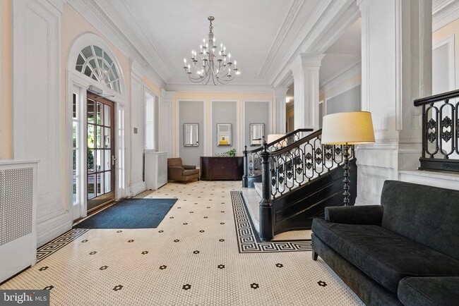 property at 1526 17th St NW