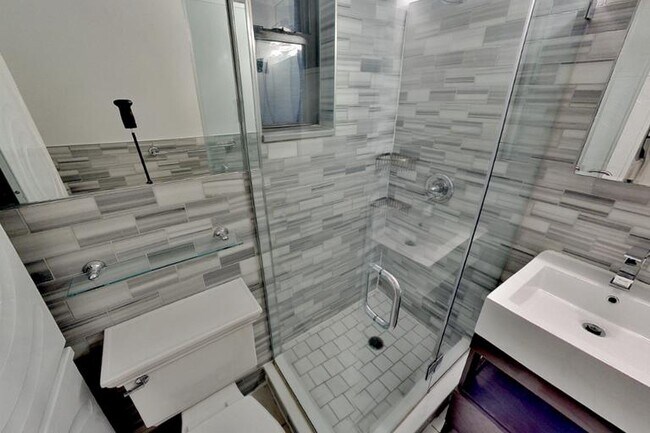 230 E 32nd St in New York, NY - Building Photo - Building Photo
