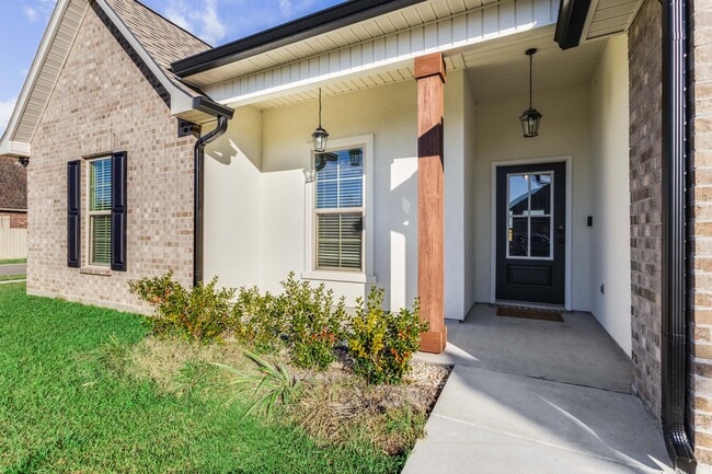 104 Claystone Rd in Youngsville, LA - Building Photo - Building Photo