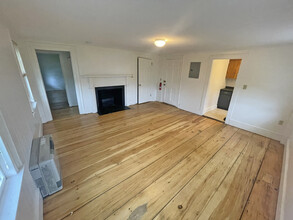 5 Chapel St in Newmarket, NH - Building Photo - Interior Photo