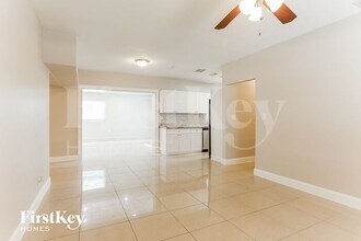 3379 SW 17th St in Fort Lauderdale, FL - Building Photo - Building Photo