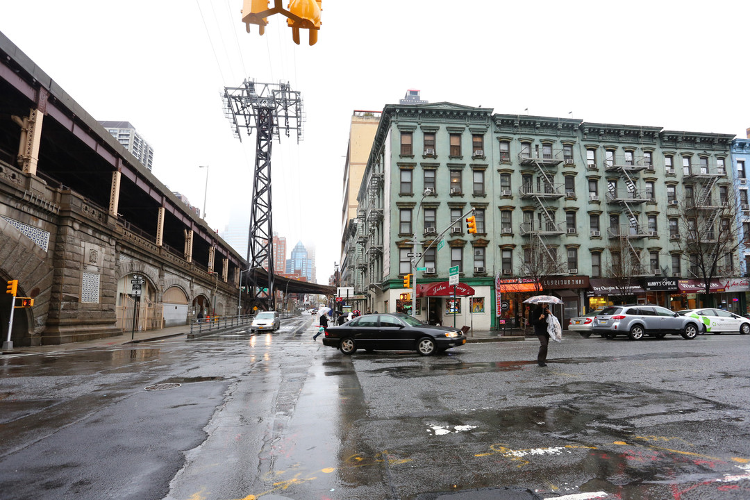 Bridge Suites in New York, NY - Building Photo