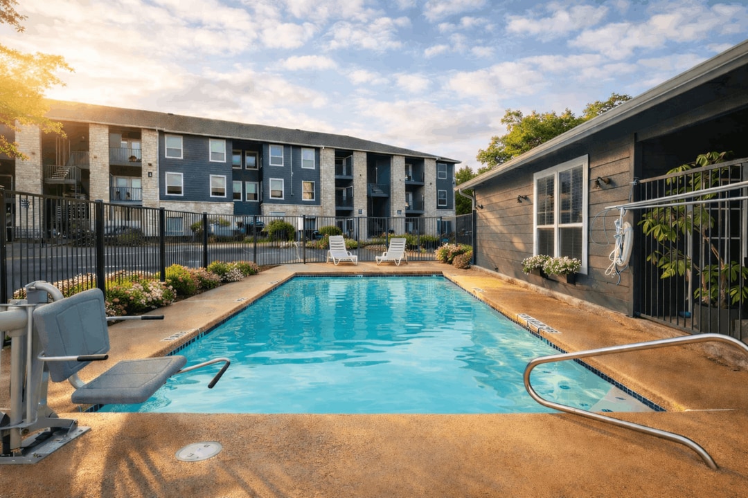 Trails at River Road (Boerne Creekside) in Boerne, TX - Building Photo