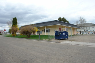 2406 S Indiana Ave in Caldwell, ID - Building Photo - Building Photo