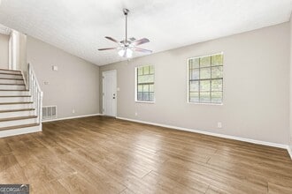 1152 Holly Hills Dr SW in Lilburn, GA - Building Photo - Building Photo