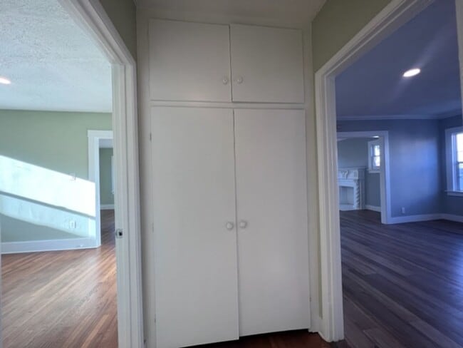 1932 W 76th St in Los Angeles, CA - Building Photo - Building Photo