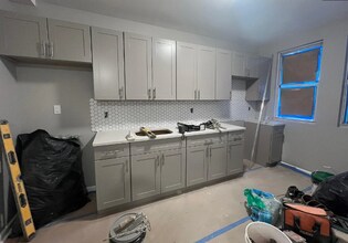 4465 Park Ave in Bronx, NY - Foto de edificio - Building Photo