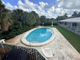 3217 NE 11th St in Pompano Beach, FL - Building Photo