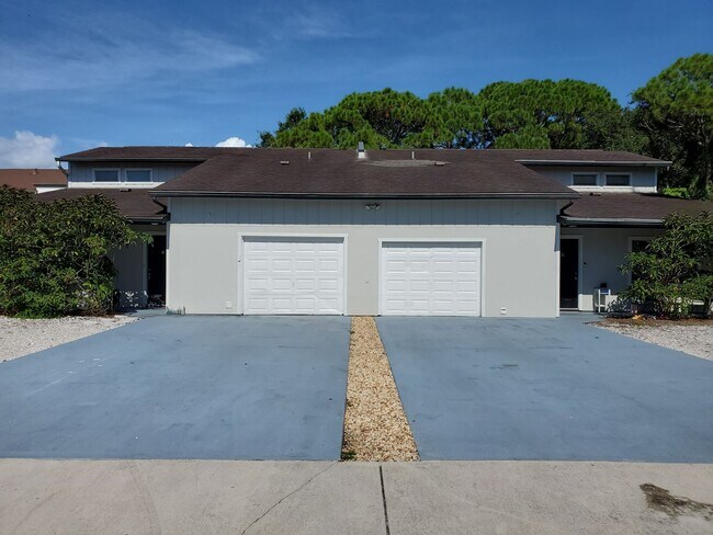 property at 5324 Desoto Pl