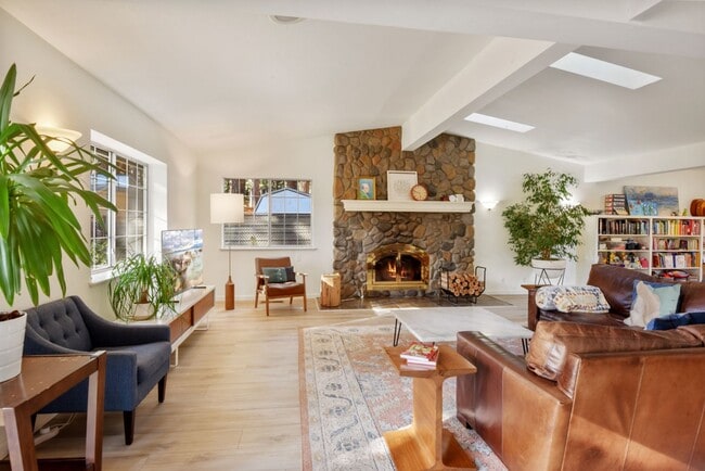235 Pelton Ln in Incline Village, NV - Building Photo - Building Photo