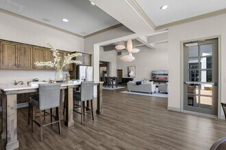 Renaissance at North Bend in Austin, TX - Foto de edificio - Building Photo