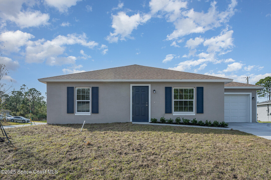 2830 Felda Ave in Palm Bay, FL - Building Photo