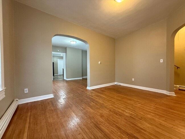 659 4th St E in St. Paul, MN - Foto de edificio - Building Photo