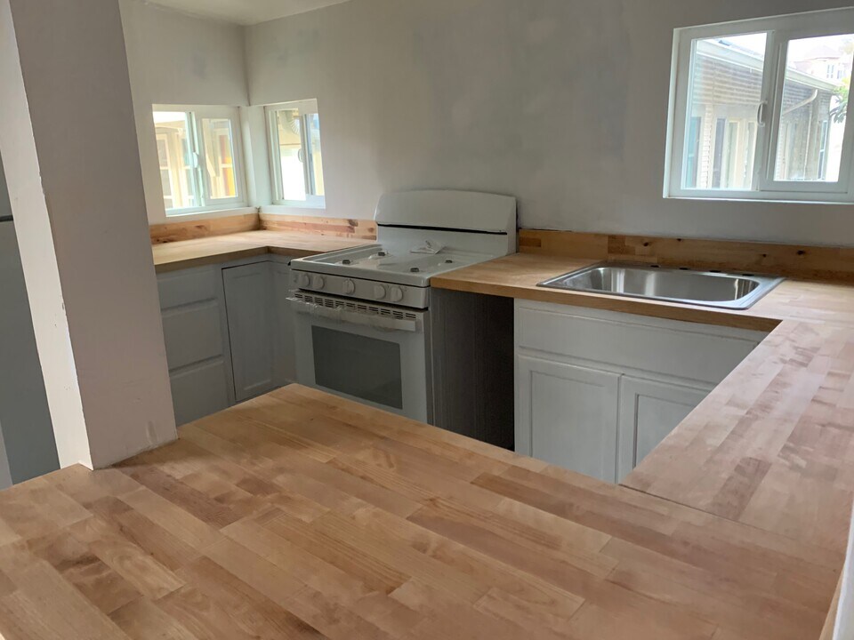 116 W Cliff Dr in Santa Cruz, CA - Building Photo