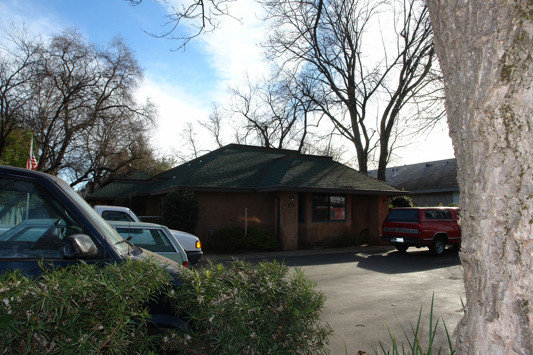 171 Rio Lindo Ave in Chico, CA - Building Photo