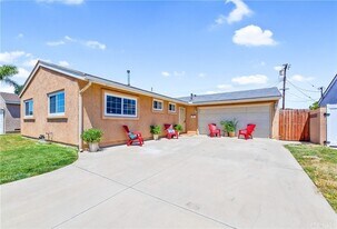 10474 Lorinda Ave in Buena Park, CA - Building Photo