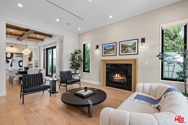 971 S Bundy Dr in Los Angeles, CA - Building Photo - Building Photo