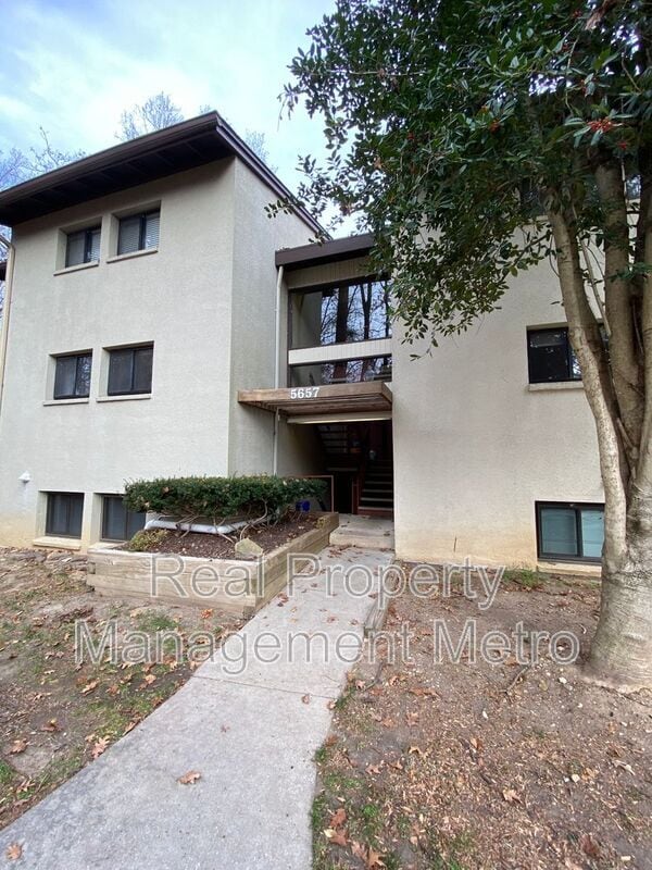 property at 5657 Harpers Farm Rd