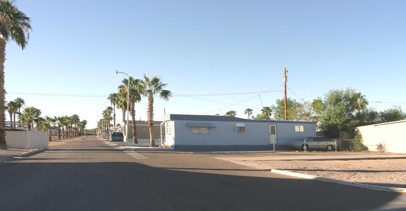 Apache Skies-111 Spaces in Apache Junction, AZ - Building Photo