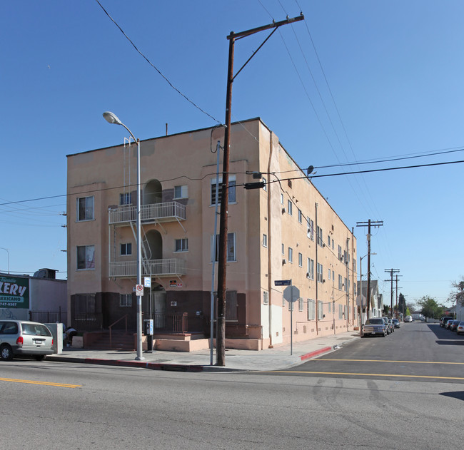 2108 Maple Ave in Los Angeles, CA - Foto de edificio - Building Photo