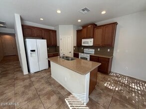 3349 E Cheyenne St in Gilbert, AZ - Building Photo - Building Photo