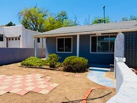317 Morningside Dr SE in Albuquerque, NM - Building Photo