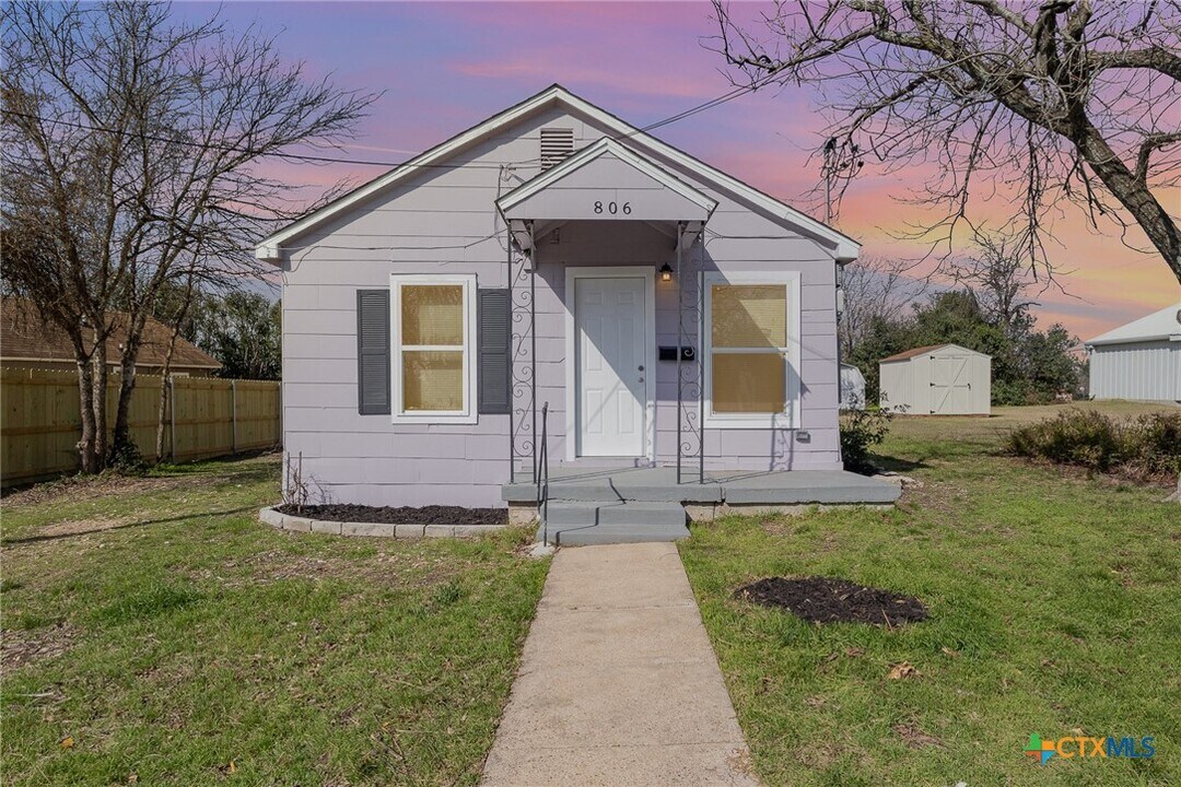 806 S 22nd St in Temple, TX - Building Photo