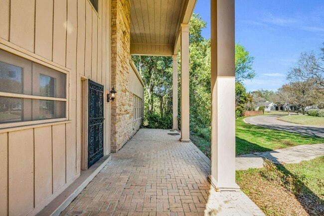 1111 12th St N in Columbus, MS - Foto de edificio - Building Photo