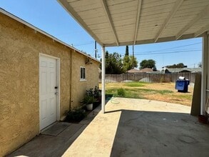 39 Myrtle St in Bakersfield, CA - Building Photo - Building Photo