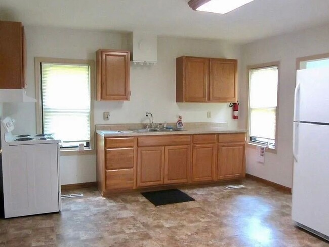 1310 N Minnesota Ave in St. Peter, MN - Building Photo - Building Photo