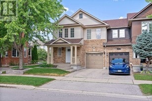 2412 Baintree Crescent in Oakville, ON - Building Photo