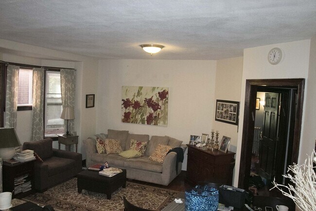 18 Winchester St in Brookline, MA - Building Photo - Building Photo