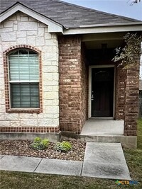 1933 Eastern Finch in New Braunfels, TX - Foto de edificio - Building Photo