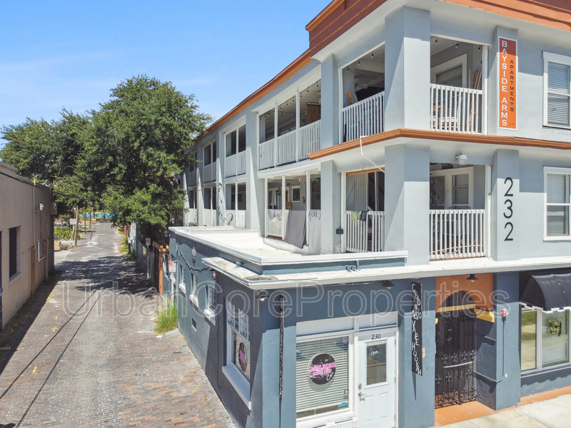 Bayside Arms Apartments in St. Petersburg, FL - Building Photo