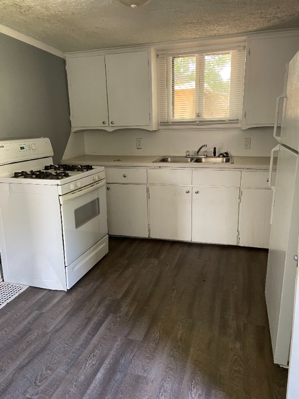 425 Damon St in Council Bluffs, IA - Building Photo - Building Photo