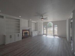 116 E Cedar Dr in Tuttle, OK - Building Photo - Building Photo